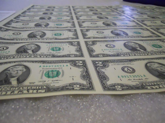 Picture of Нерозрізаний лист банкнот США номіналом 2 $ 16шт.