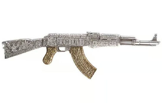 Изображение Серебряная монета "АК-74" GILDED 62,2 грамм, 2024 год